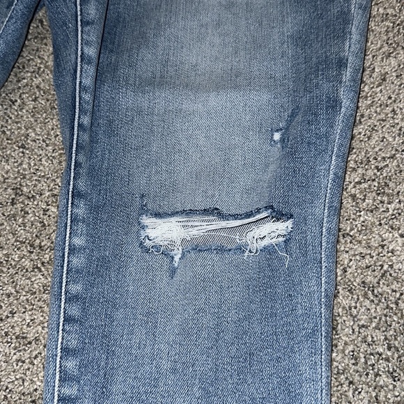 NWT Express High Waisted Light Wash Ripped Skinny Jeans 14 Short - Picture 8 of 10